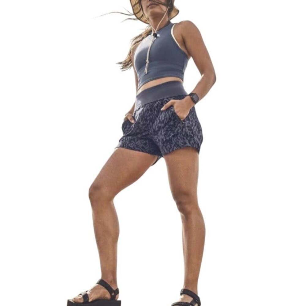 Athleta Women's Lynx Navy Trekkie North Printed Athletic Shorts Size 0 - Picture 3 of 11